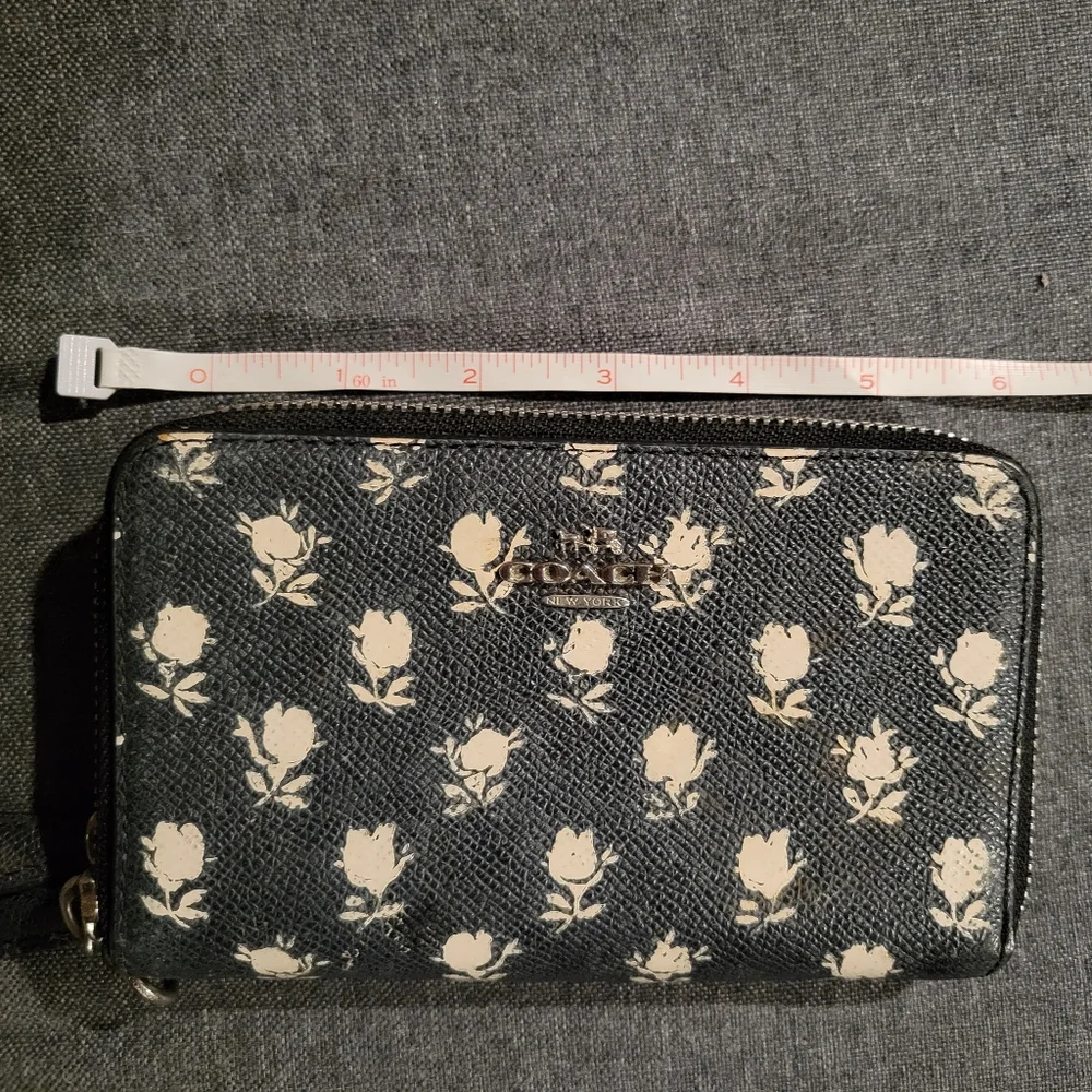 Pebbled leather coach wallet - Picture 1 of 3